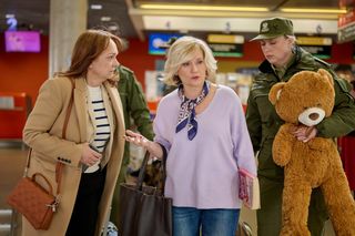 Na Wspólnej odc. 4043: Teresa Bednarczuk (Izabela Dąbrowska), Danka (Lucyna Malec)