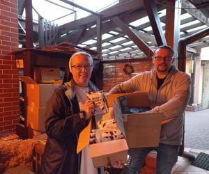 Wsparcie z Kraśnika dociera do żołnierzy. Dr Dominik Szulc organizuje kolejne paczki z pomocą