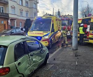 Zderzenie samochodu osobowego z karetką w Grudziądzu