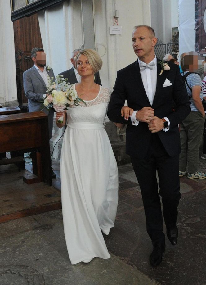 Porównaliśmy suknie ślubne córek prezydentów