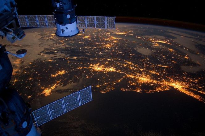 Polski satelita telekomunikacyjny? Dwie polskie firmy łączą siły, by podbić kosmos!