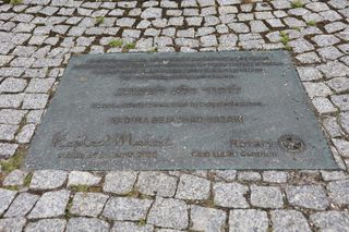 Studzienka na placu przy PKS w Lublinie to pozostałość po dawnej ul. Szerokiej