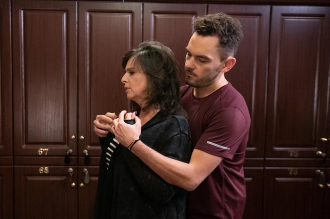 Na Wspólnej odcinek 2841. Izabela (Anna Korcz), Dawid Piotrowski (Łukasz Szczepanik)