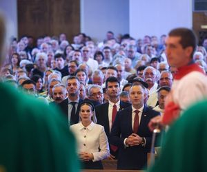 Fałszywy ksiądz zakłócił mszę z udziałem prezydenta Nawrockiego