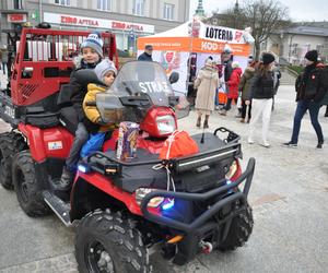 32. Finał WOŚP w Kielcach. Tak Orkiestra grała na deptaku i Placu Artystów