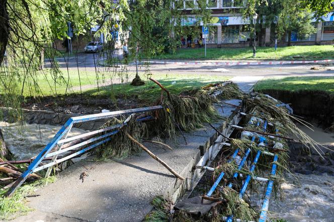 Zniszczenia po nawałnicy, która przeszła przez Rabkę-Zdrój