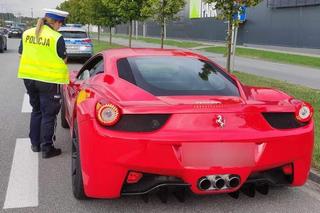 Kierowca Ferrari stracił prawo jazdy. Rażące naruszenie przepisów