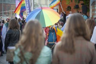 Pierwszy legalny związek partnerski w Polsce. Ministra ds. równości Katarzyna Kotula wskazała termin! Świetna wiadomość dla osób LGBT!