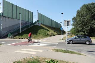 To czarny punkt na rowerowej mapie Warszawy. Radny Białołęki interweniuje w sprawie niebezpiecznej ścieżki 