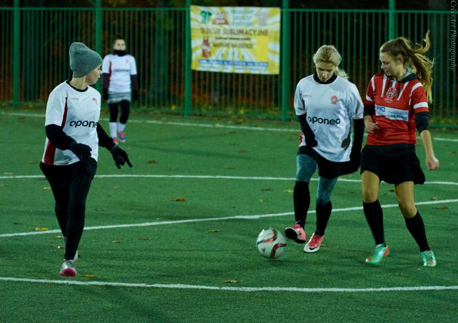 Męski sport? Chyba nie. Dziewczyny zagrały w spódnicach! Zobaczcie zdjęcia