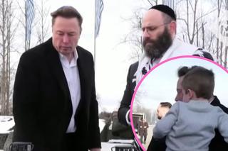 Elon Musk z synem w Auschwitz. Internauci oburzeni: biedny dzieciaczek