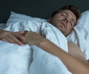 Optymalna długość snu dla 40-latków. Naukowcy to precyzyjnie wyliczyli