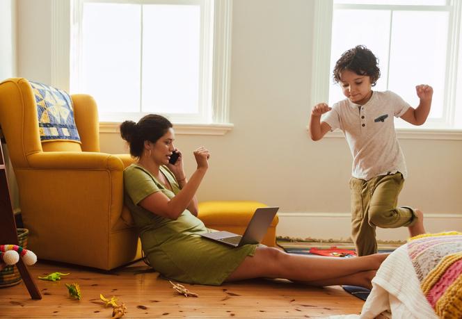 Nawet 5 godzin przerwy w pracy dla rodziców. Rząd szykuje radykalną zmianę w Kodeksie pracy 
