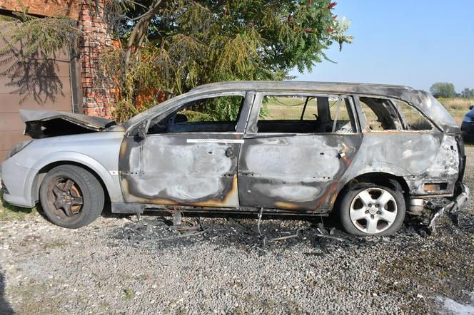 Pożar samochodów pod Oświęcimiem. Podpalacz stał z boku i podziwiał swoje dzieło