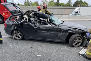 Poważny wypadek na S8. BMW rozpruło się o naczepę ciężarówki