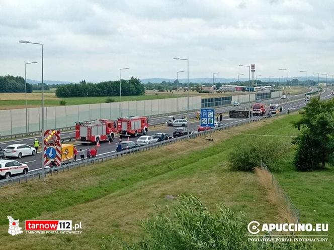 Wypadek na A4. Bus zderzył się z osobówką! W akcji śmigłowiec LPR!