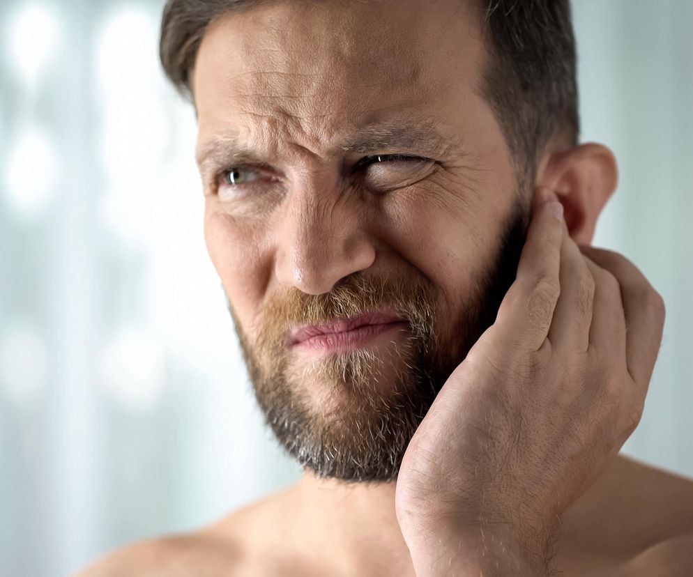 Podczas czyszczenia uszu czasem pojawia się kaszel. Oto prawdziwa przyczyna