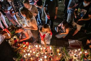 Manifestacja Białorusinów na rynku w Krakowie. Precz z Łukaszenką!