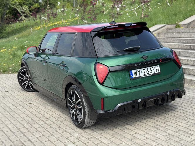 MINI Cooper S (w linii JCW)