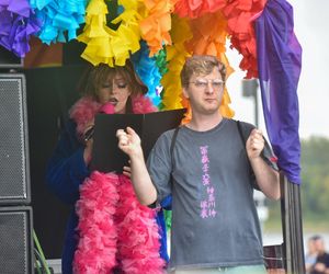 VI Toruński Marsz Równości. Przeciwnicy modlili się w centrum