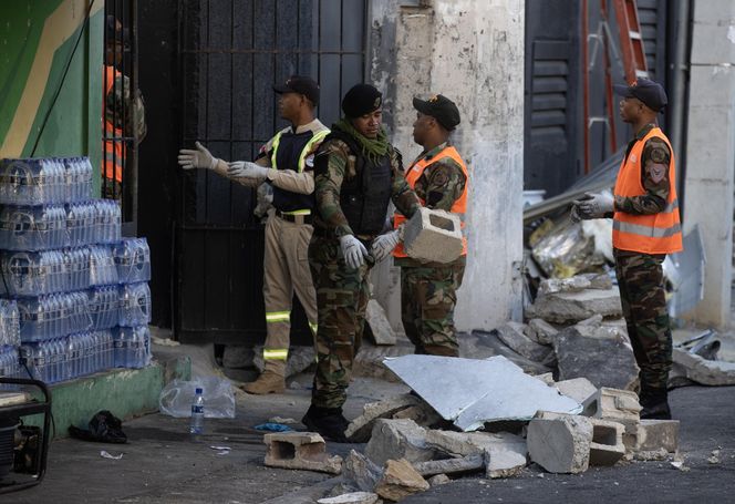 Makabra! Zawalił się dach dyskoteki. Co najmniej 184 osoby nie żyją!