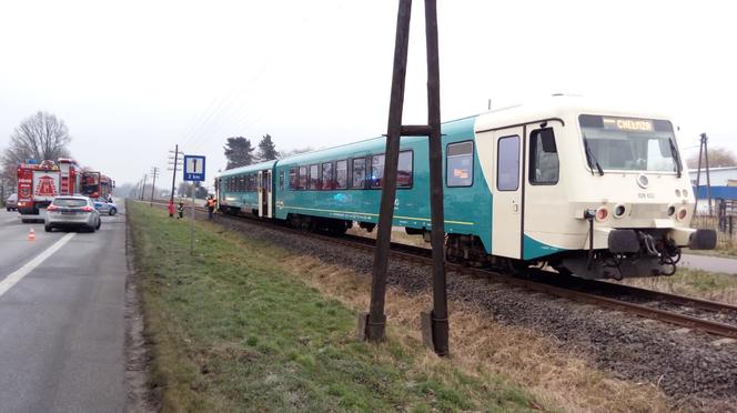 Koszmarny wypadek na przejeździe kolejowym w Papowie Toruńskim