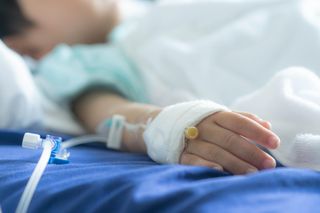 Coraz więcej dzieci umiera z powodu antybiotykooporności. Antybiotyki „ostatniej szansy” już nie pomagają