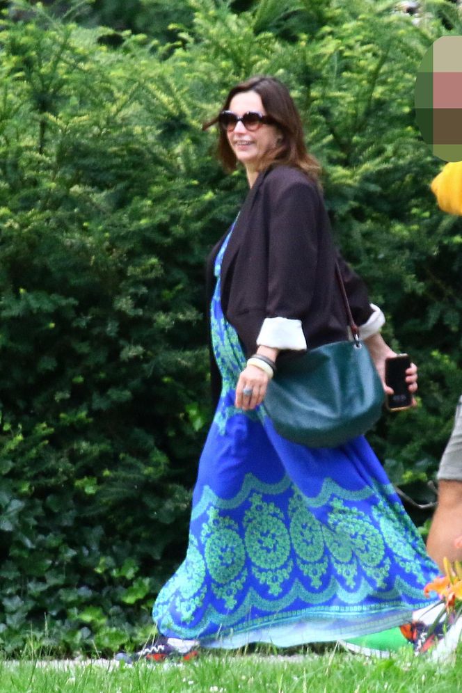 Renata Dancewicz kurzy na plaży