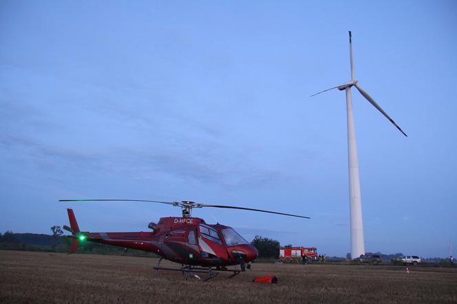 Piorun uderzył w elektrownię wiatrową w Ciołkowie