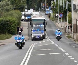 Policja zabezpiecza mecz GKS Katowice - Radomiak Radom