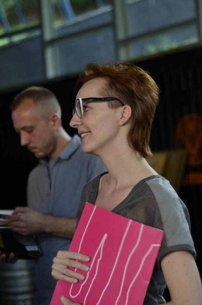 Na pierwszym planie Katarzyna Waloryszak, jedna z uczestniczek spotkania Młodzi do Łodzi 2013