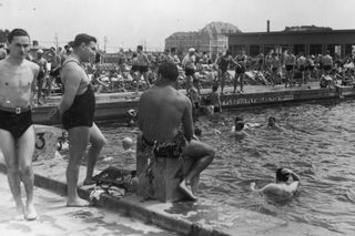 Basen Legii na archiwalnych zdjęciach z lat 30. i 40.