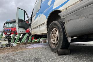 Wypadek na A1 pomiędzy Nowymi Marzami i Grudziądzem! Dostawczak wbił się w barierki