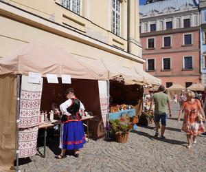 Ostatni dzień festiwalu Re:tradycja - Jarmark Jagielloński 2024. Odwiedziliśmy Błonia pod zamkiem i stoiska wystawców