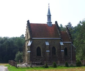 To jedna z najpiękniejszych małopolskich wsi. Kiedyś należała do zakonnic 