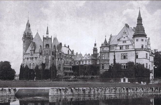 Metamorfoza Zamku w Mosznej. Z sanatorium w bajkowy hotel - tak przez lata zmieniał się jeden z najbardziej czarujących budynków w Polsce