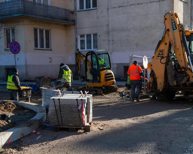 Plac Komuny Paryskiej w budowie. Kiedy spodziewany koniec prac?