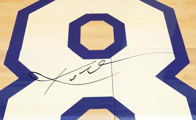 „Mój jest ten kawałek podłogi...” Można kupić parkiet z autografem Kobego Bryanta