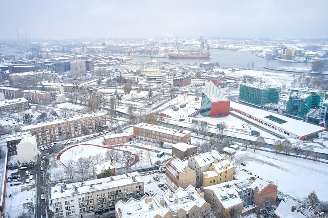 Atak zimy w Polsce. Śnieg przykrył polskie miasta [ZDJĘCIA]