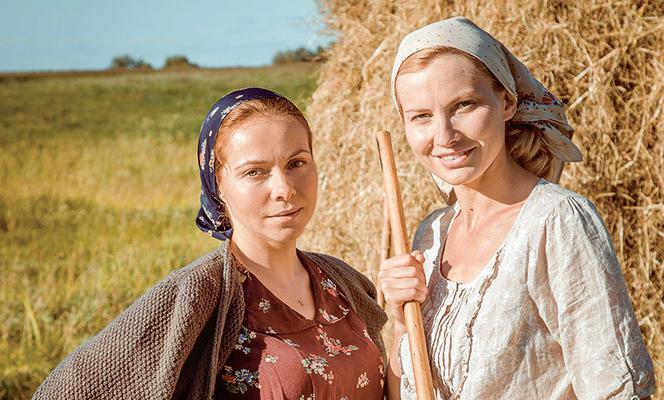 Talianka. Giulietta (Joanna Moro), Tatiana (Jekaterina Gusiewa)
