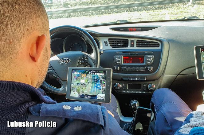 Policjanci z dronem polowali na kierowców w Nowogrodzie Bobrzańskim