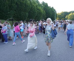 Fani Taylor Swift w drodze na Stadion Narodowy. Koncert N1 1.08.2024