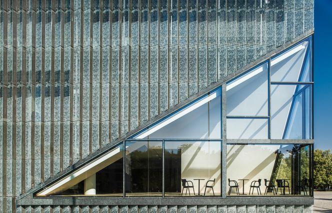 Meble projektu Tomka Rygalika w Muzeum Historii Żydów Polskich Polin w Warszawie