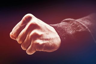 Ochroniarze pobili nastolatka. Bili, kopali, użyli pałki teleskopowej. Za brutalny atak odpowiedzą przed sądem