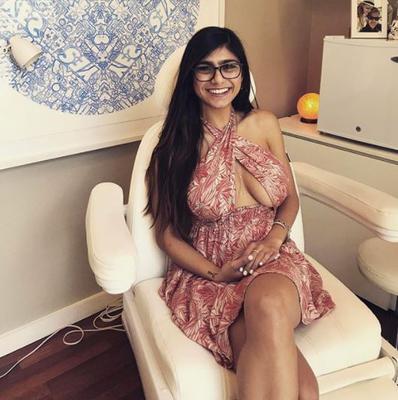 Mia Khalifa, słynna gwiazda porno, kibicuje drużynie Gortata