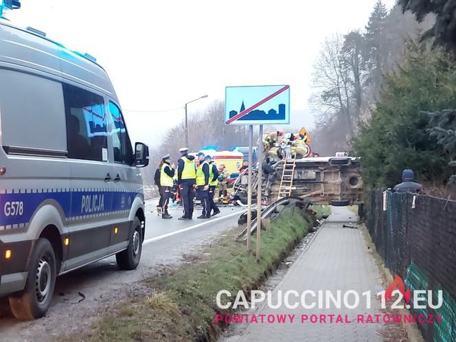 Czchów. Zderzenie trzech samochodów. Nie żyją dwie osoby