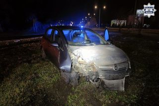 Plaga pijanych kierowców na Śląsku! Jeden skosił latarnię, drugi wylądował w rowie