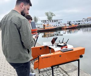   Nowoczesny dron kontroluje jakość wody w mazurskich jeziorach