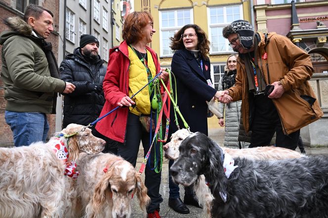 Gdańsk. Prezydent Gdańska Aleksandra Dulkiewicz kwestuje w ramach 33. Finału Wielkiej Orkiestry Świątecznej Pomocy