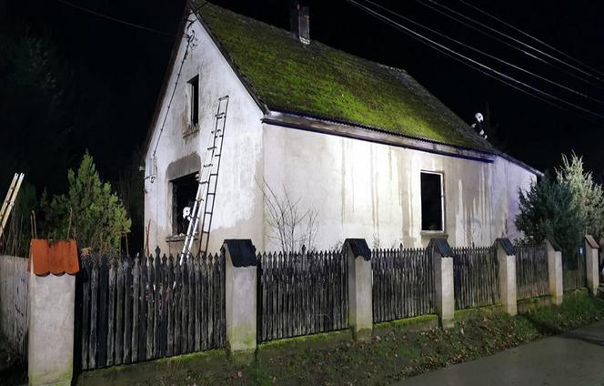 Gmina Lubiszyn: Ogień strawił auta i wyposażenie domu [ZDJĘCIA]